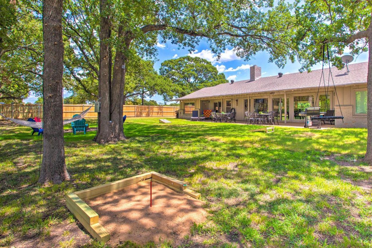 Lake View Tangled At Texoma Home With Hot Tub! Pottsboro Exterior photo