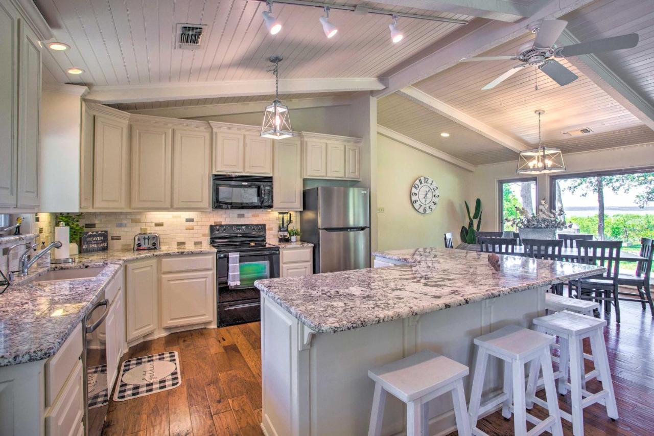 Lake View Tangled At Texoma Home With Hot Tub! Pottsboro Exterior photo